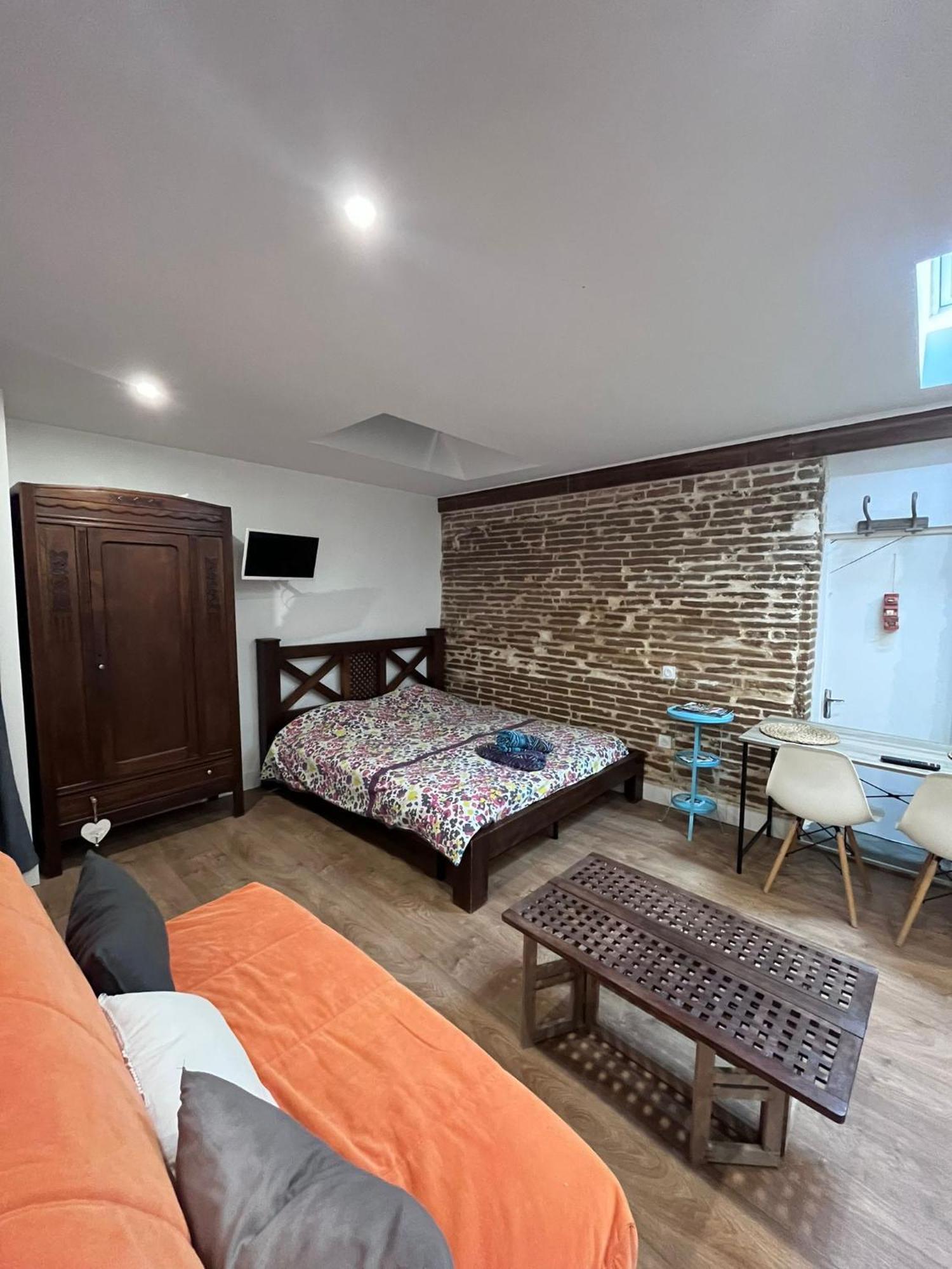 Le Cours Foucault - 3 Appartements - 8 Couchages Montauban Esterno foto